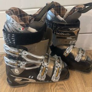 Dalbello Women's Ski Boots - Black and Brown